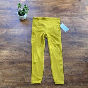 NWT Athleta Ultimate Stash Pocket 7/8 Leggings